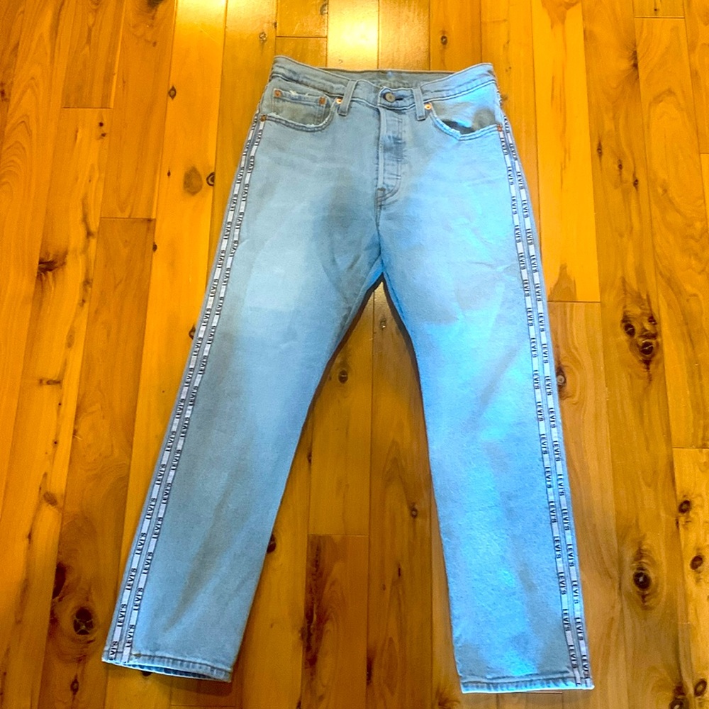 Levi’s Premium women’s jeans. Waist 28 length 26.Never been worn
